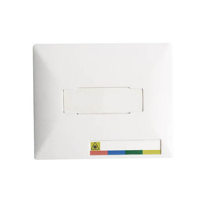 白い4ポートFTTH端末箱とSCLCアダプター