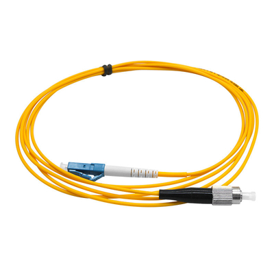 イエロージャケット LC UPC から FC UPC パッチコード シングルモード シンプレックス G657A1 LSZH 2.0mm